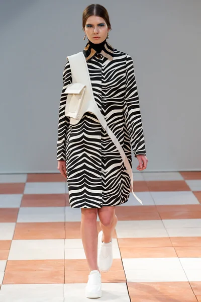 Look 2